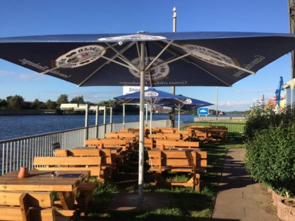Foto: Brückenterrassen und Schiffsbgrüßungsanlage